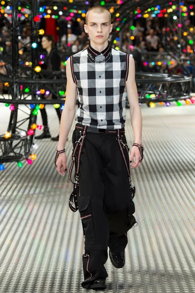 Look 2